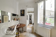 Location meublée confortable d'un studio avec vue sur jardin à Pernety Montparnasse Paris 14ème arrondissement