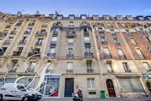 Location meublée confortable d'un F2 moderne rue Saint-Charles à Dupleix Paris 15ème