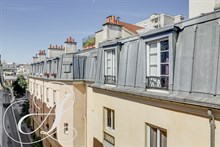 Location meublée en bail mobilité d'un grand studio refait à neuf à Reuilly Diderot Nation, Paris 12ème arrondissement