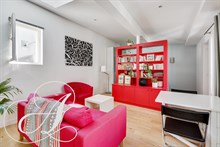 Location meublée au mois d'un grand studio alcôve confortable à Montparnasse Paris 15ème arrondissement