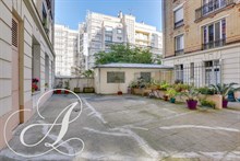 Appartement à louer en bail mobilité au mois idéalement situé rue Vaugirard proche de la ligne 12 du métro Paris 15ème