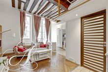 Location meublée à la semaine d'un grand appartement studio en mezzanine pour 2 ou 4 situé sur l'île Saint-Louis Marais Paris 4ème arrondissement