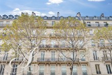 Location meublée Paris 8ème, 2 pièces 39 m2 sur cour calme