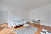 Location meublée annuelle d'un F2 confortable et moderne à Arts et Métiers Paris 3ème