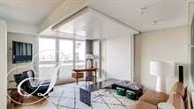 Grand studio de luxe à louer en bail mobilité avec balcon pour 2 à Montparnasse Paris 15ème