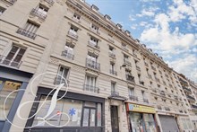 A louer en bail mobilité appartement de 2 pièces confortable à Lamarck Caulaincourt Montmartre Paris 18ème arrondissement