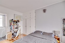 Location meublée confortable d'un appartement de 2 pièces pour bail mobilité à Lamarck Caulaincourt Montmartre Paris 18ème