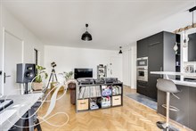 Location meublée annuelle d'un grand appartement de 2 pièces moderne avec balcon et parking aux portes de Paris à Asnières sur Seine