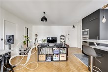 Location meublée au mois d'un appartement de 2 pièces refait à neuf avec balcon et parking aux portes de Paris à Asnières sur Seine