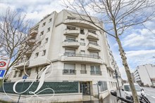 Location meublée mensuelle à l'année d'un F2 moderne avec balcon et parking aux portes de Paris à Asnières sur Seine