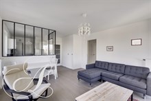 Location en bail mobilité d'un F3 meublé moderne avec balcon et parking à Boulogne Billancourt