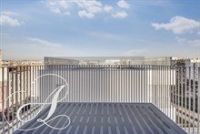 Location meublée d'un appartement moderne de 3 pièces refait à neuf et moderne avec balcon et parking à Boulogne Billancourt