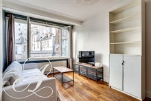 Grand appartement de 2 pièces à louer en bail mobilité pour 2 personnes à Guy Moquet Montmartre Paris 18ème