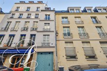 F2 de standing à louer en bail mobilité avec chambre double à Saint Paul dans le Marais Paris 4ème arrondissement