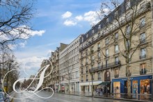 A louer au mois superbe studio meublé et contemporain dans le 14ème 75014 Paris