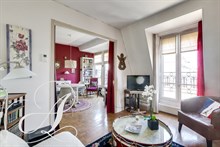 Location meublée de courte durée à la semaine d'un appartement de 3 pièces avec 2 chambres à Vaugirard Paris 15ème