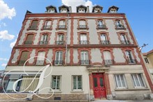 A louer en courte durée au mois superbe appartement F2 aux portes de Paris à Montreuil