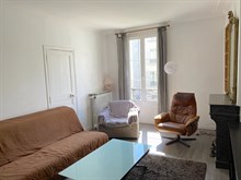 Location meublée en bail mobilité d'un appartement de 2 pièces au style parisien à Montparnasse Paris 15ème