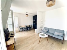 Location meublée rue Vaneau avec balcon Paris 7ème