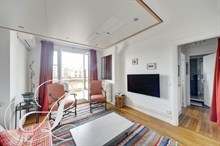 A louer meublé studio de standing avec terrasse aménagée refait à neuf pour bail mobilité à Sèvres Lecourbe Paris 15ème
