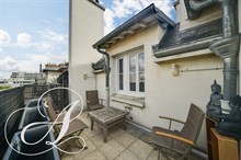 Location meublée d'un studio de luxe avec terrasse à louer en courte durée à Sèvres Lecourbe Paris 15ème