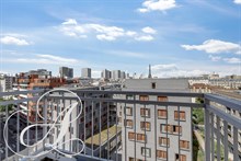 Studio meublé à louer à l'année avec balcon et vue Tour Eiffel pour 2 à Charles Michel Paris 15ème arrondissement