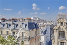 Location meublée mensuelle temporaire d'un appartement de 3 pièces avec 2 chambres à Ledru Rollin Bastille Paris 11ème