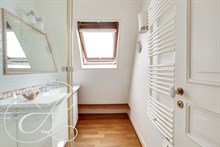 Location meublée mensuelle temporaire d'un appartement de 3 pièces avec 2 chambres à Ledru Rollin Bastille Paris 11ème