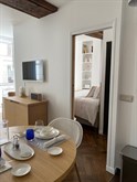 Appartement de standing refait à neuf F2 à louer meublé à l'année à Solférino rue du Bac Paris 7ème