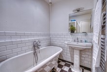 Location saisonnière d'un bien de luxe avec 3 chambres Villa Ballu, Paris 9ème arrondissement