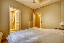 Appartement de luxe à louer en saisonnier pour 6 personnes avec 3 chambres doubles à Blanche Saint Georges Paris 9ème