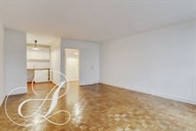 Appartement studio vide à louer à l'année à Charles Michel Beaugrenelle Paris 15ème arrondissement