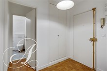 A louer vide studio spacieux moderne et calme à Charles Michel Paris 15ème arrondissement
