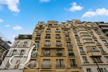 Location au mois Paris 16ème Quais de seine