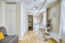 Studio meublé à louer en bail mobilité refait à neuf et moderne à Montparnasse Plaisance Paris 14ème arrondissement