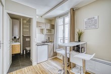 Studio meublé à louer en bail mobilité refait à neuf et moderne à Montparnasse Plaisance Paris 14ème arrondissement