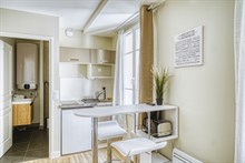 Location bail mobilité de quelques mois d'un studio refait à neuf moderne à Montparnasse Gaîté Paris 14ème