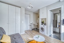 Studio moderne refait à neuf à louer en bail mobilité meublé à Montparnasse Pernety Paris 14ème