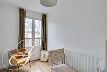 Duplex familial de 4 chambres à louer meublé en bail mobilité avec balcon à Bastille République Paris 11ème