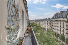 Location meublée en bail mobilité d'un duplex familial avec 4 chambres et balcon filant à Voltaire Bastille Paris 11ème