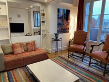 Location meublée en bail mobilité d'un studio avec terrasse plein sud à Sèvres Lecourbe Paris 15ème arrondissement