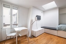 Location meublée annuelle d'un studio refait à neuf rue du Faubourg du Temple à Goncourt Belleville Paris 10ème
