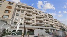 Location meublée annuelle d'un studio refait à neuf moderne avec extérieur à Boulogne Billancourt