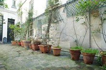 Duplex meublé à louer pour courts séjours à 6 ou 8 personnes dans le Marais Historique, Paris III