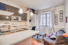A louer à l'année appartement studio meublé pour 1 personne à Convention Boucicaut rue de la Croix Nivert Paris 15ème