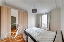 Location meublée annuelle d'un studio confortable refait à neuf à Montparnasse Paris 15ème