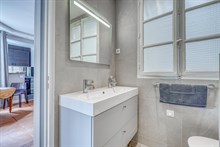 Location au mois Paris 7ème, 2 pièces meublé et moderne