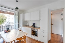 Location saisonnière d'un appartement de 2 pièces meublé et confortable aux Buttes Chaumont Paris 19ème