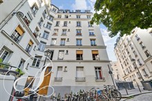 Location saisonnière d'un appartement de 2 pièces meublé et confortable aux Buttes Chaumont Paris 19ème