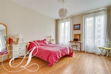 A louer en courte durée à la semaine appartement de 2 chambres avec terrasse Paris 6ème arrondissement